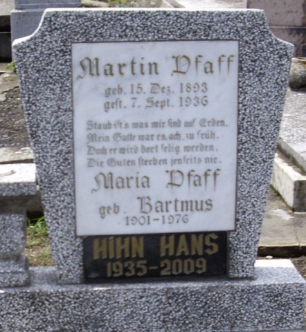 Pfaff Martin 1893-1936 Bartmus Maria 1901-1976 Grabstein